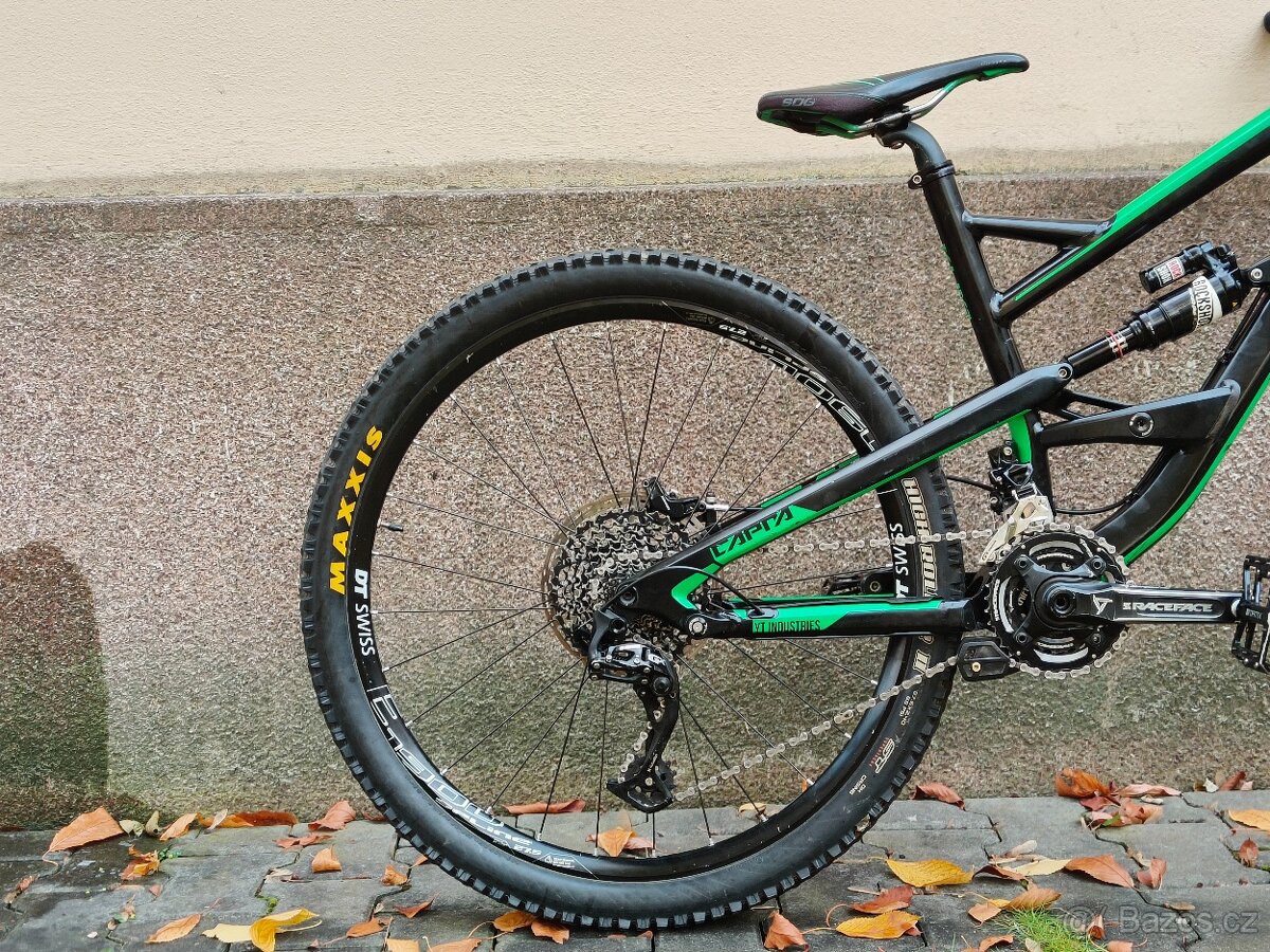 YT Industries Capra AL Comp 2 vel. L roku 2016 - 10