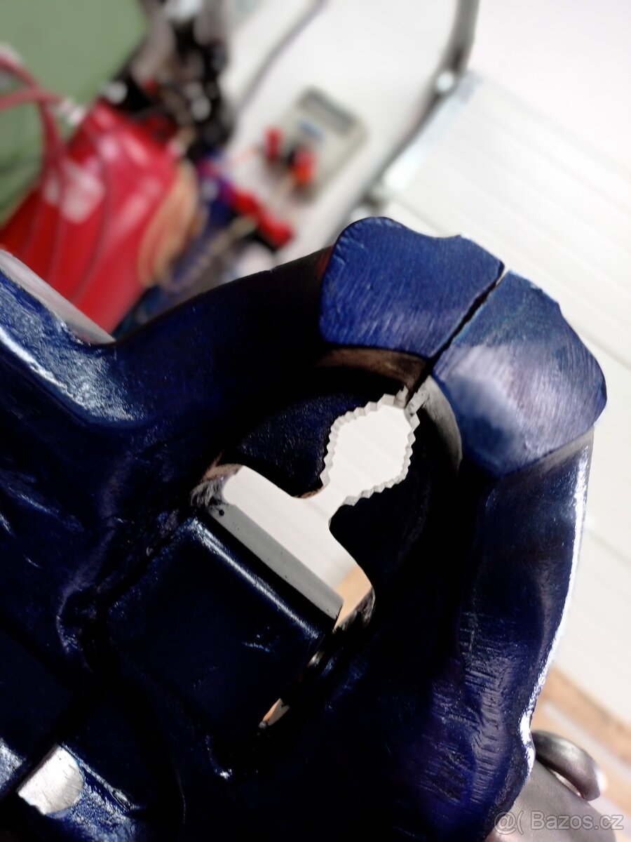 Svěrák Heuer front - 10