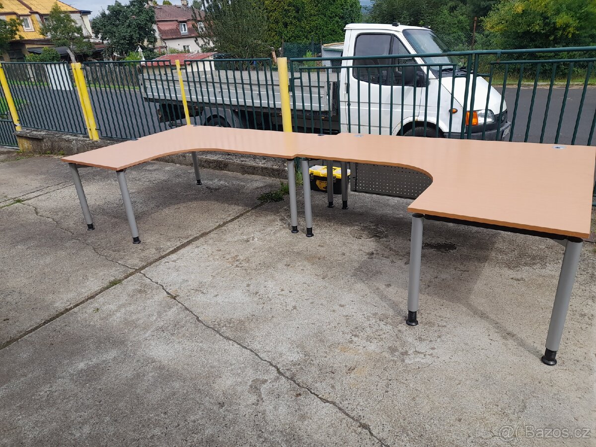 Rohovy psaci kancelarsky stul - 10