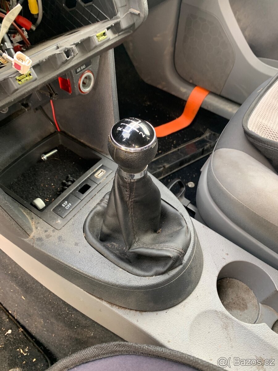 Volkswagen Caddy na díly - 10