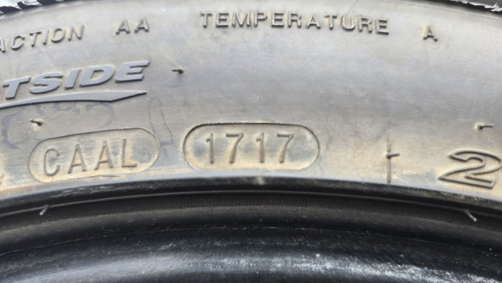 Letní pneu 245/40/18 Nexen - 10