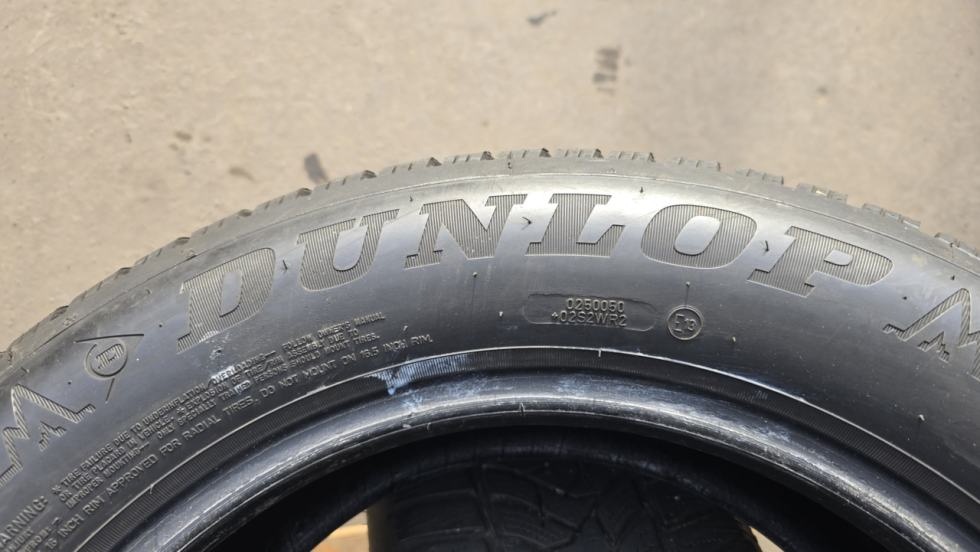 Zimní pneu 215/60/16 Dunlop - 10