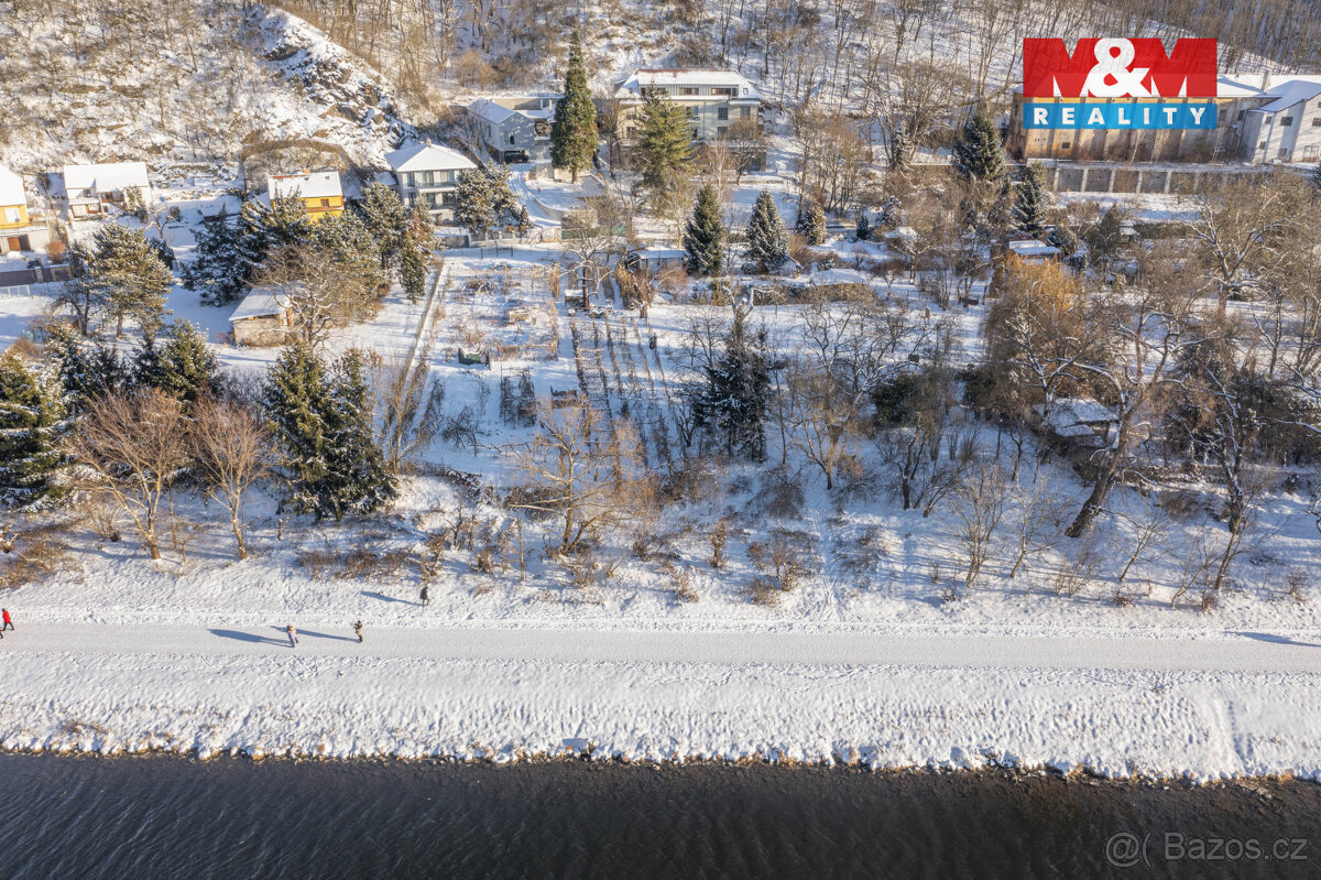 Prodej komerčního pozemku, 1770 m², Praha - 10
