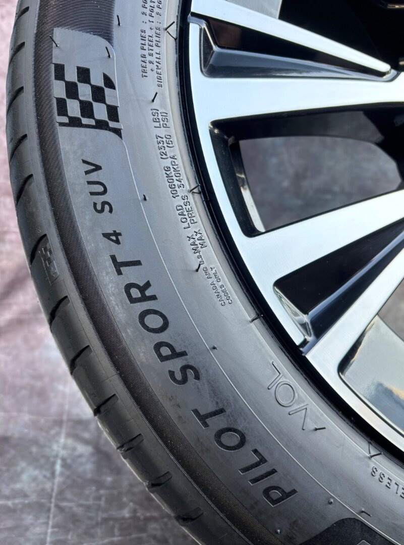 Letní sada Volvo XC90 275/45R20 110V - 10