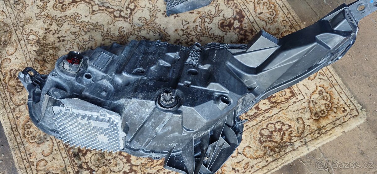 Leve prave svetlo full led range rover velar l560 - 10