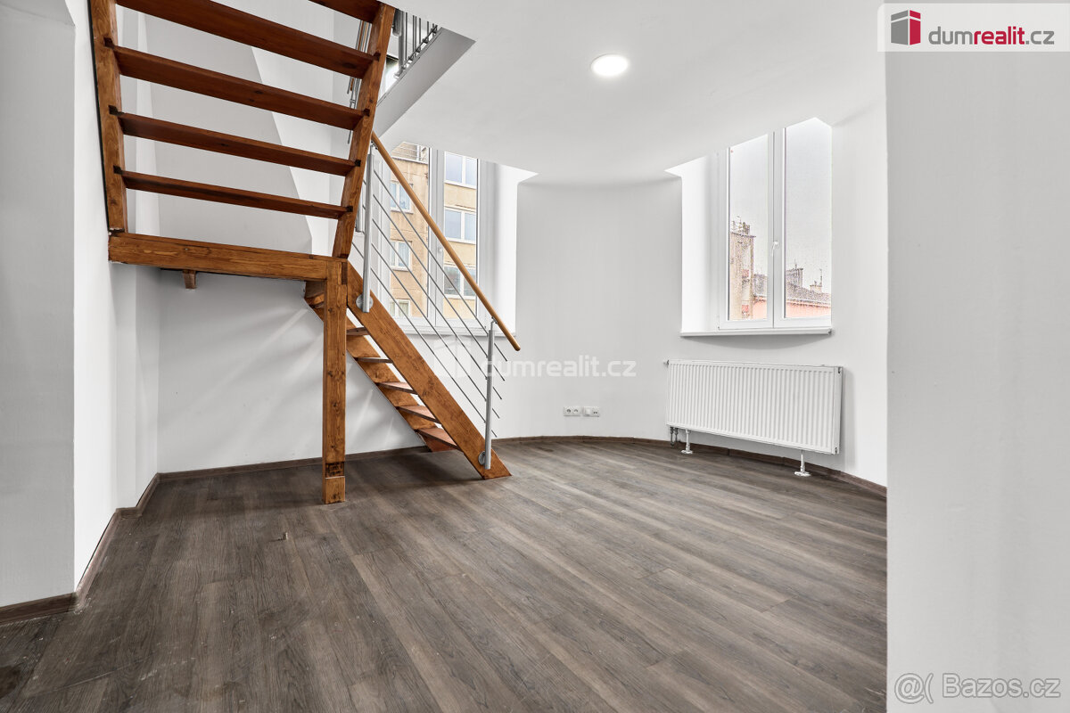 Prodej bytového domu s obchodními prostory v Karlových Varec - 10