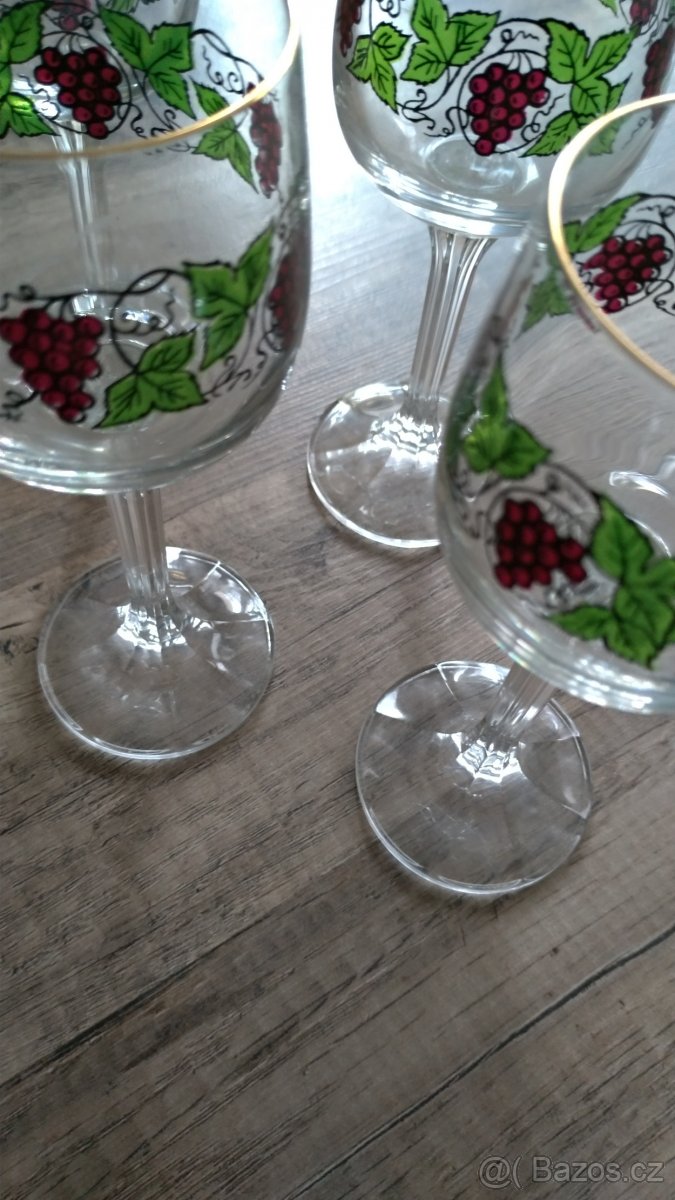 Skleničky na víno a likér - 10