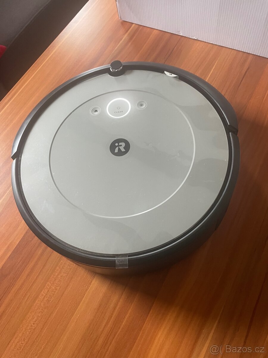 iRobot Roomba i1 i115640 Salt-nový - 10