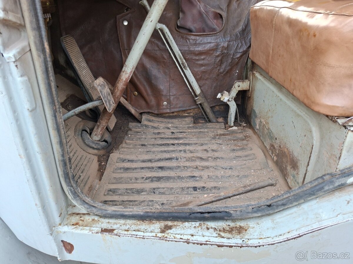 PRAGA V3S 6X6 ČKD AD 080 - 10