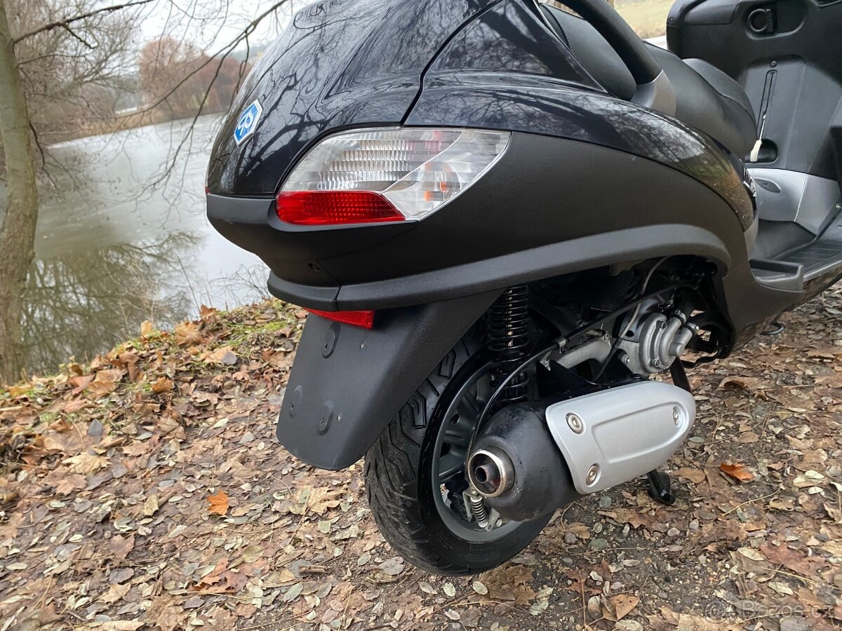 Piaggio MP3 - 10