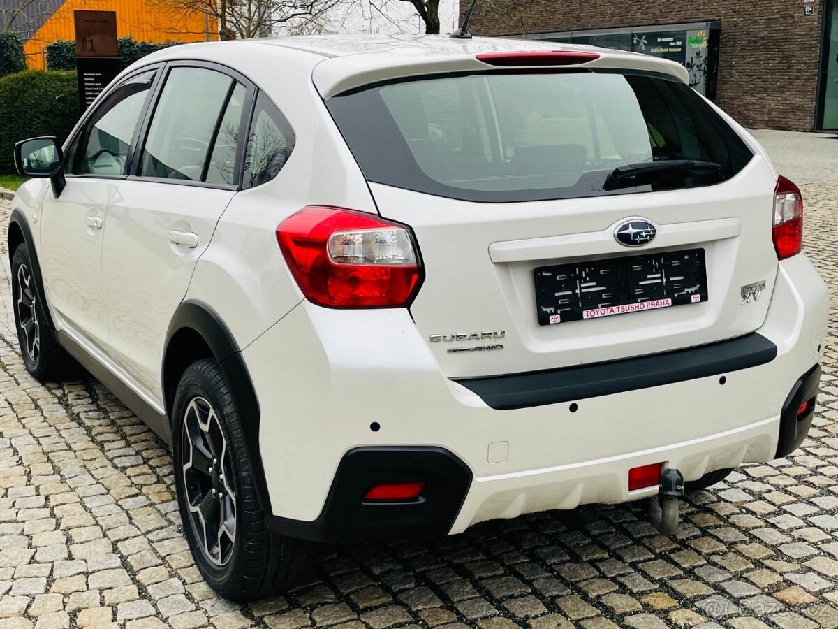 Subaru XV 1.6i 4x4 BENZIN MANUÁL SENZORY TAŽNÉ - 10