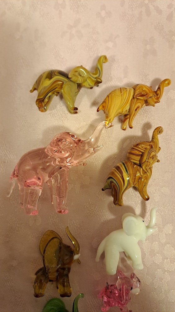 SOŠKY SLONŮ ZE SKLA - 10