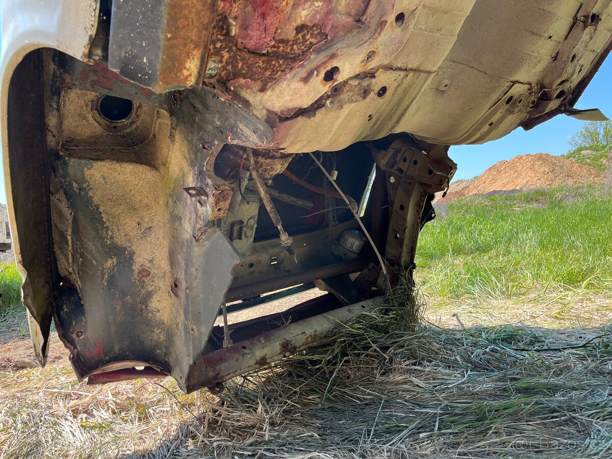 Škoda favorit kastle s rámem - 10