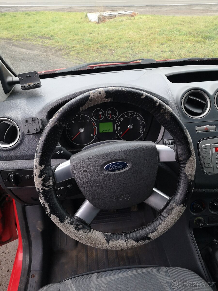 FORD TRANSIT CONNECT 2011 HEZKÝ STAV - 10