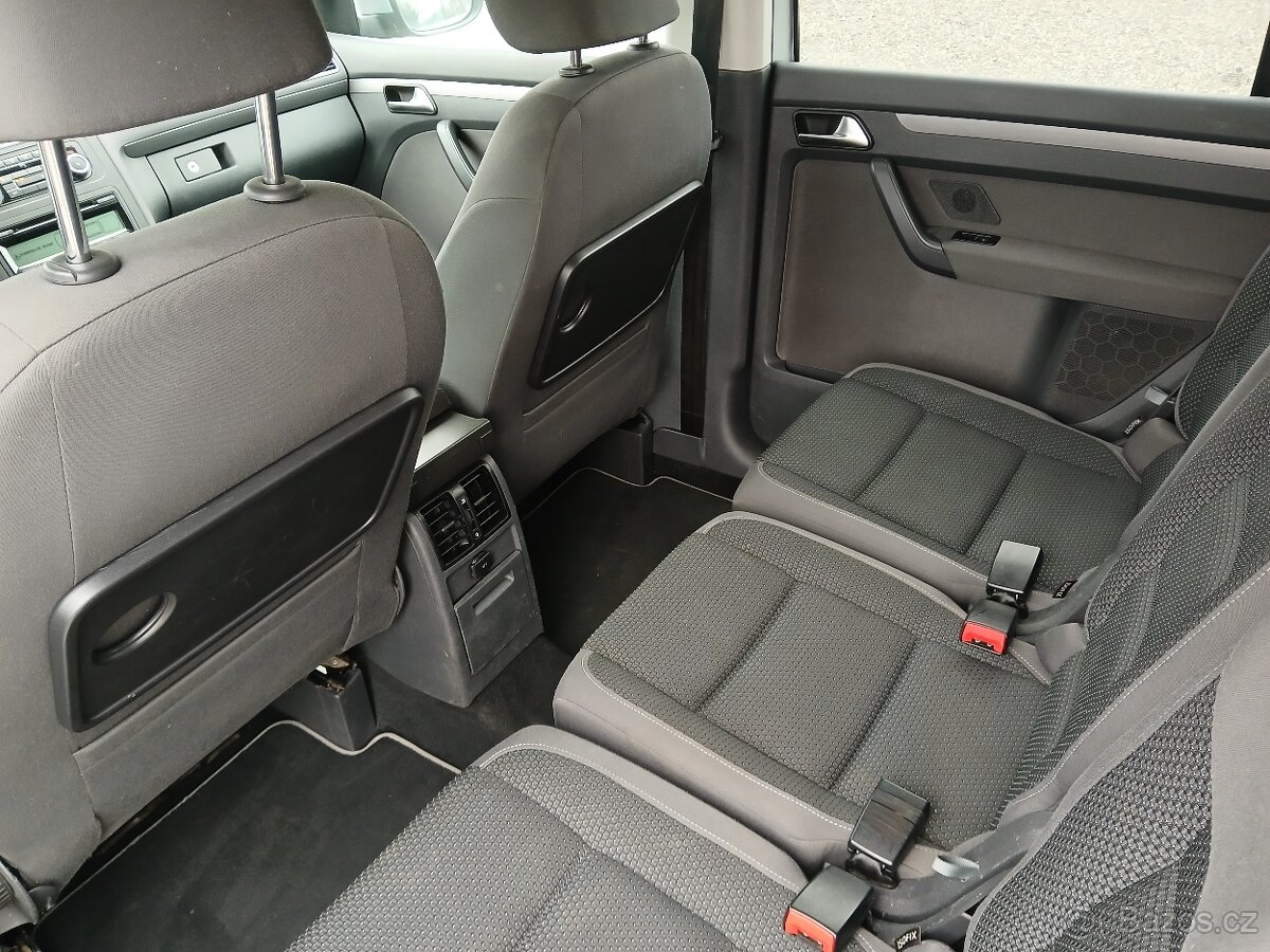 TOURAN,2.0TDI,103KW,VÝHŘEV,DIGI,PARKASIST,TZ,SERVIS JEN VW - 10