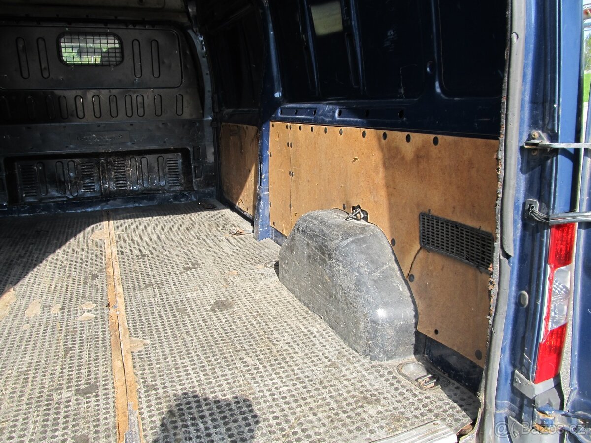 Ford Transit 350L 2.2 TDCi MAXI - 10