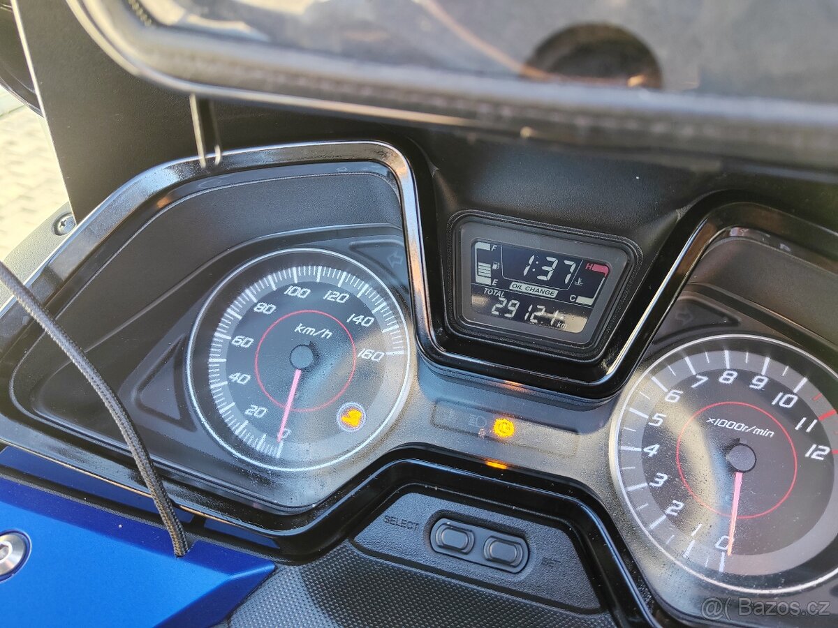 Honda Forza 125 - 10