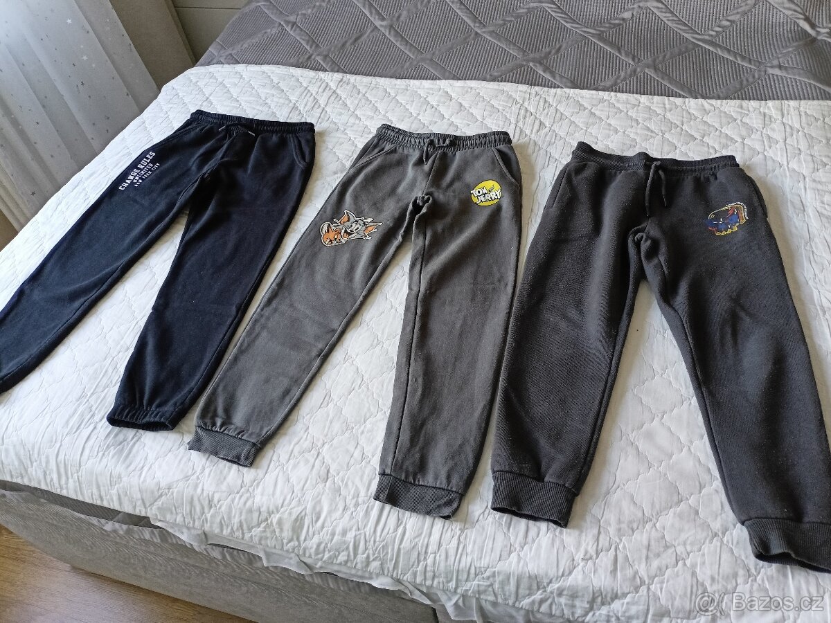 3x dětské tepláky uvnitř fleece, vel 134 - 10