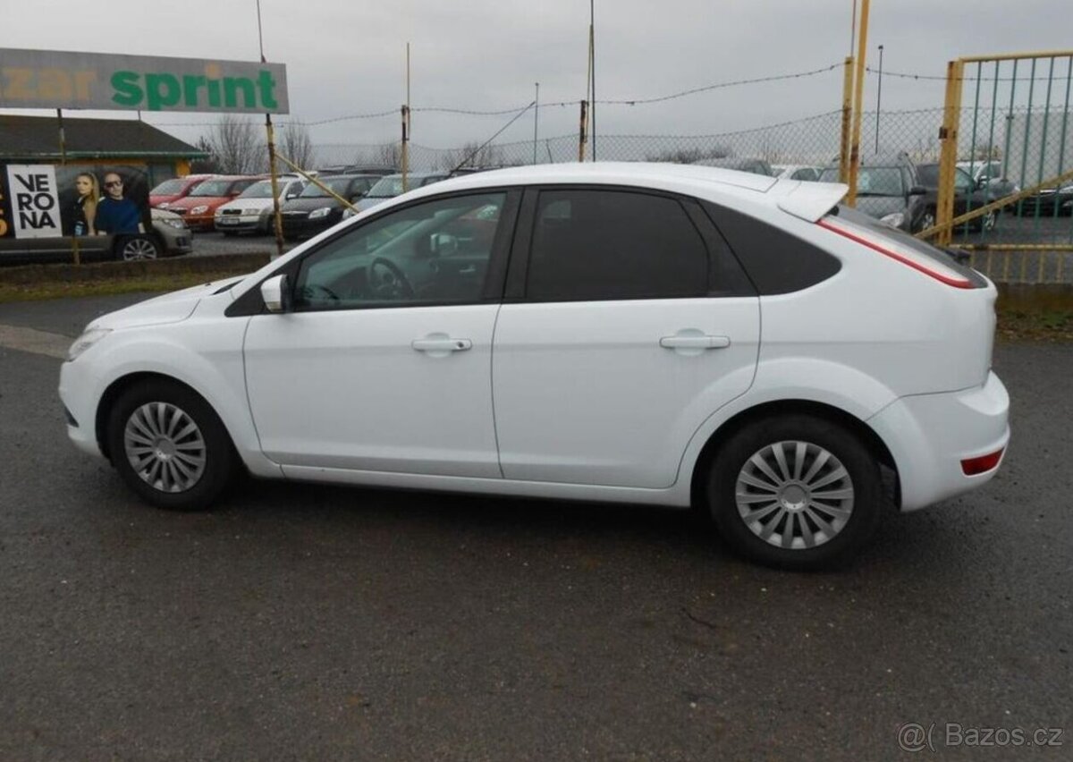 Ford Focus 1,6 74 kW KLIMA Serviska benzín - 10