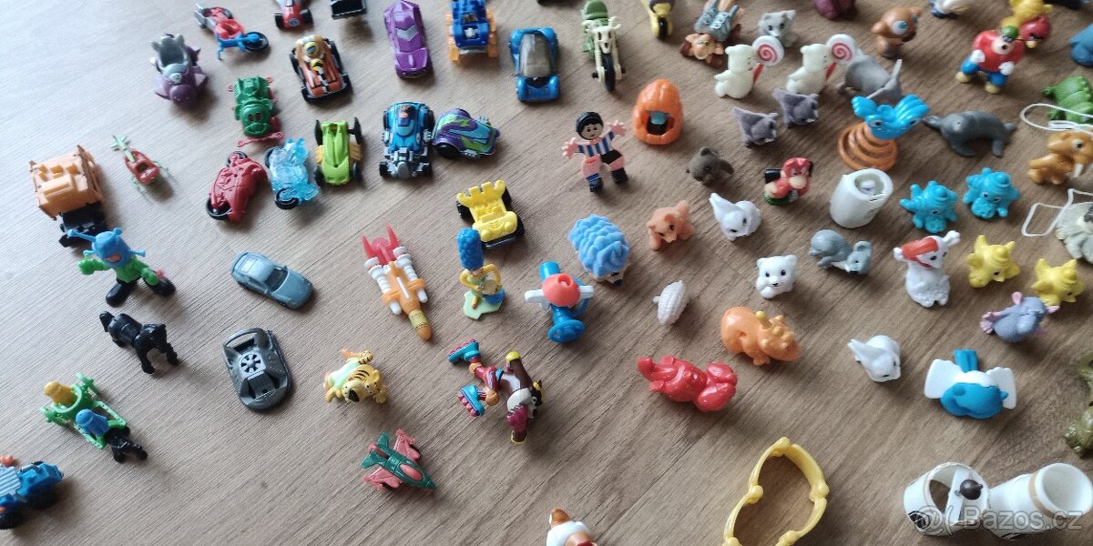 Kinder vajíčka hračky - 10