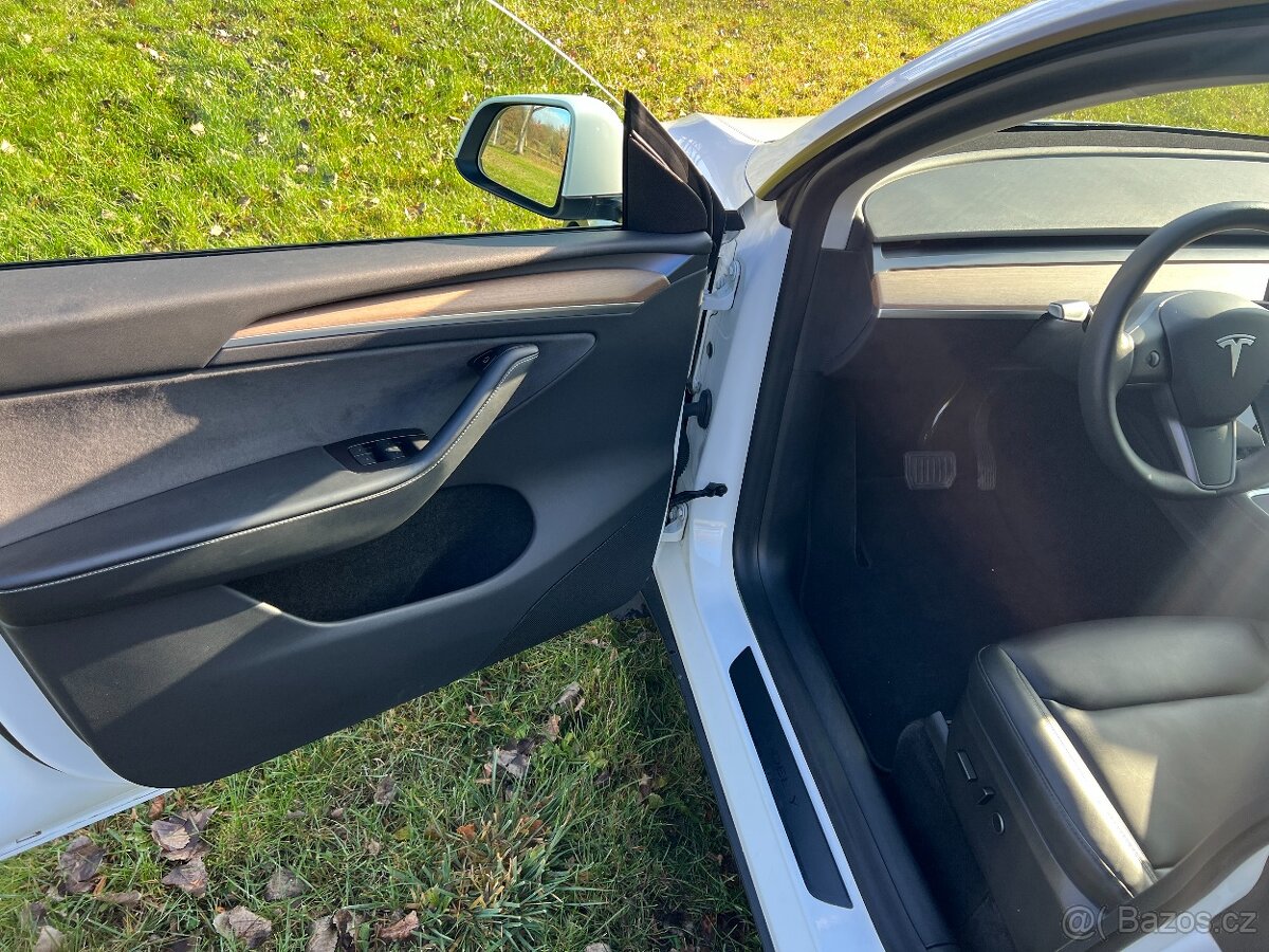 Tesla model Y LR Boost Ryzen Tažný - 10