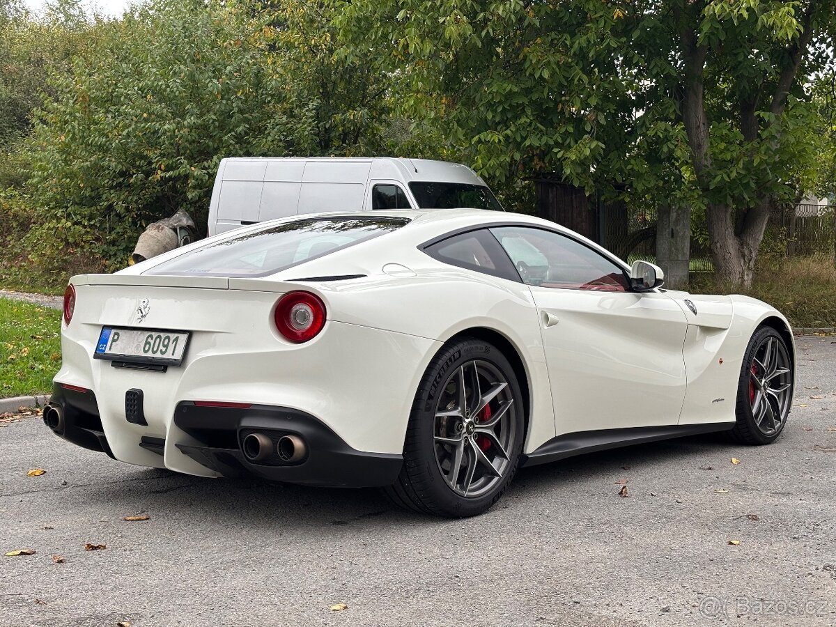 Ferrari F12 Berlinetta - 10