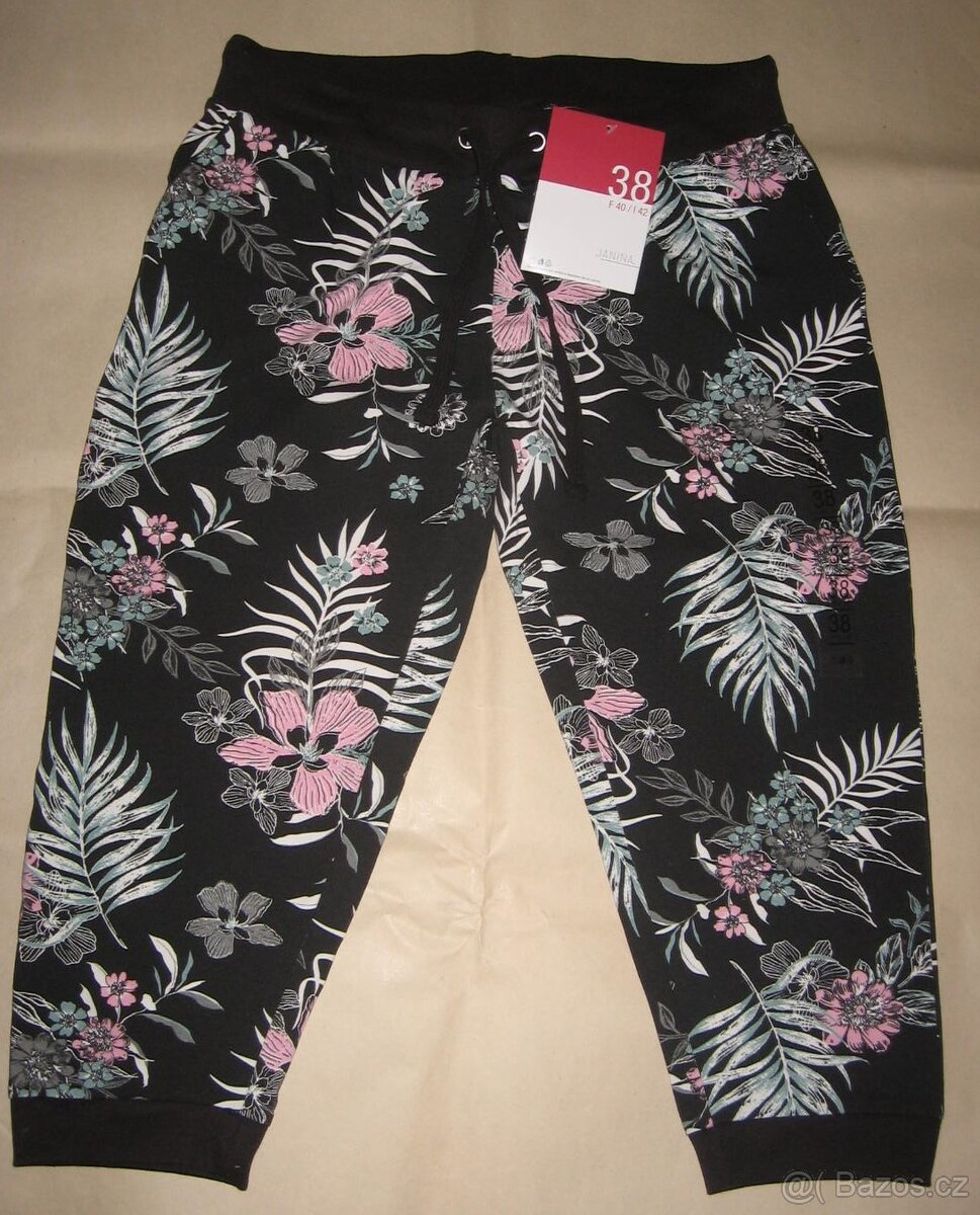 bunda,mikiny,3/4 legíny,vaky,kabelka kufřík,klíčenka - 10