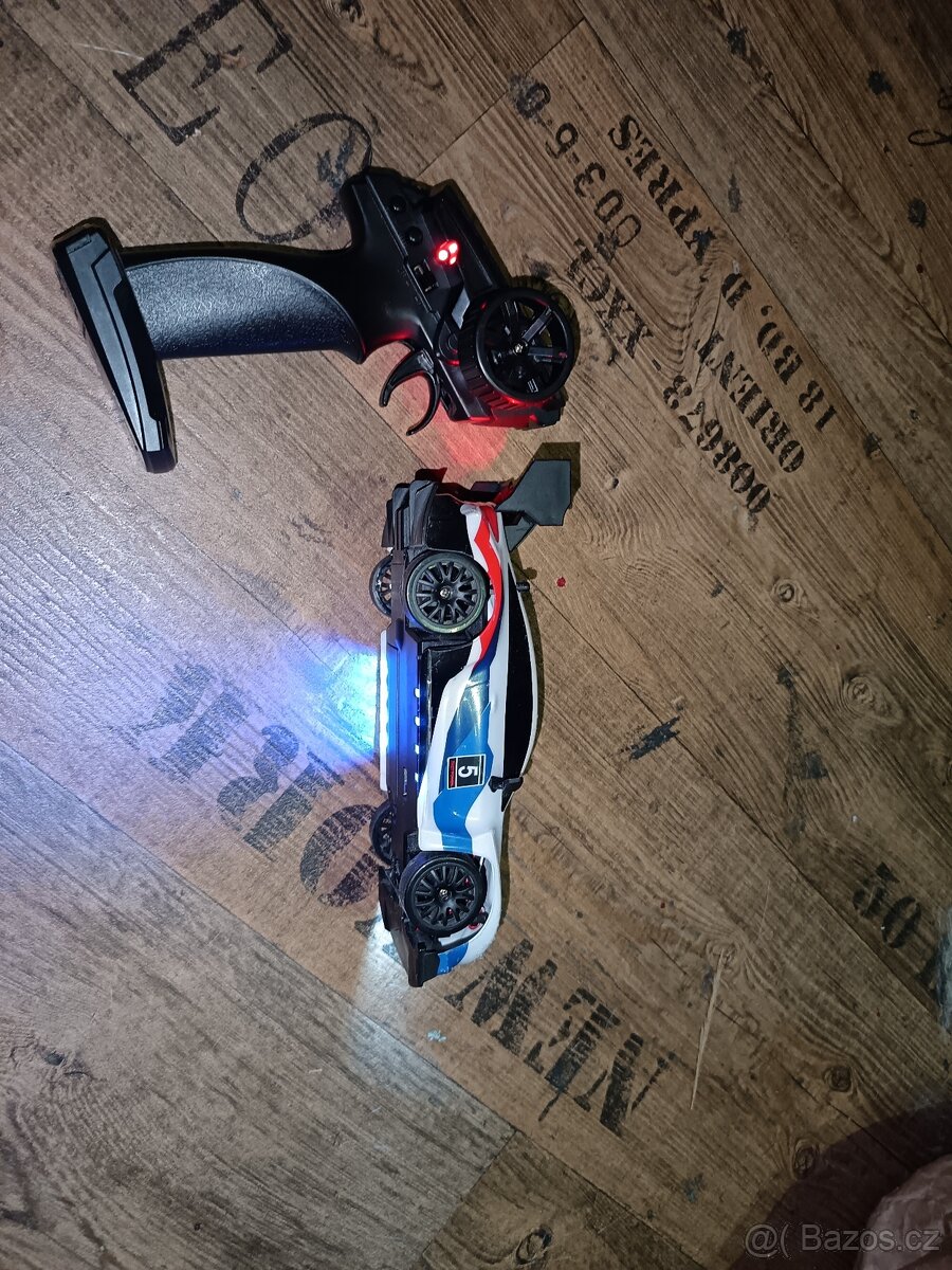 Prodám nové RC drift auto BMW 1:24 - 10