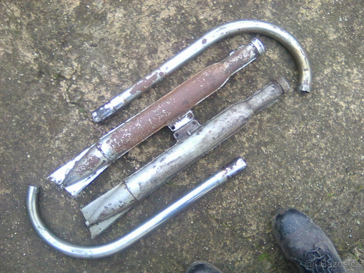 Jawa-čz 125/150 351/352-motor,pods.plechy,kryt řetězu,výfuky - 10