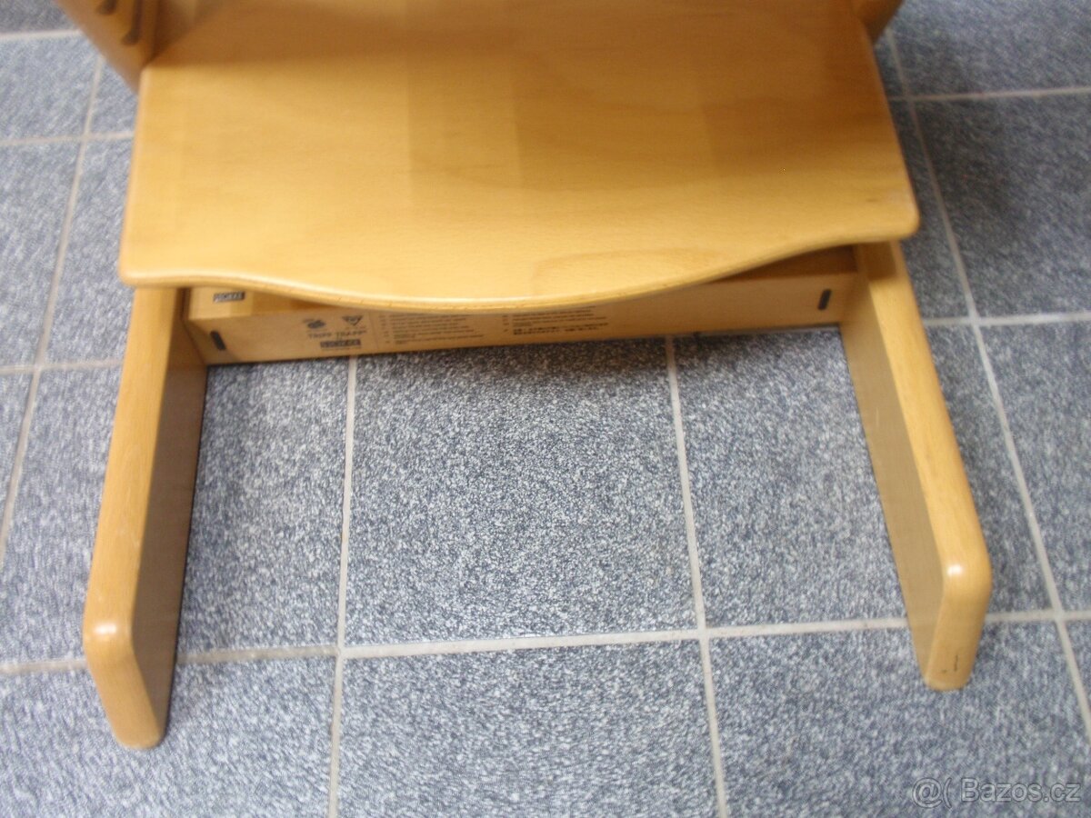 KRÁSNÁ MASIVNÍ DŘEVĚNÁ ROSTOUCÍ ŽIDLE STOKKE TRIPP TRAPP - 10