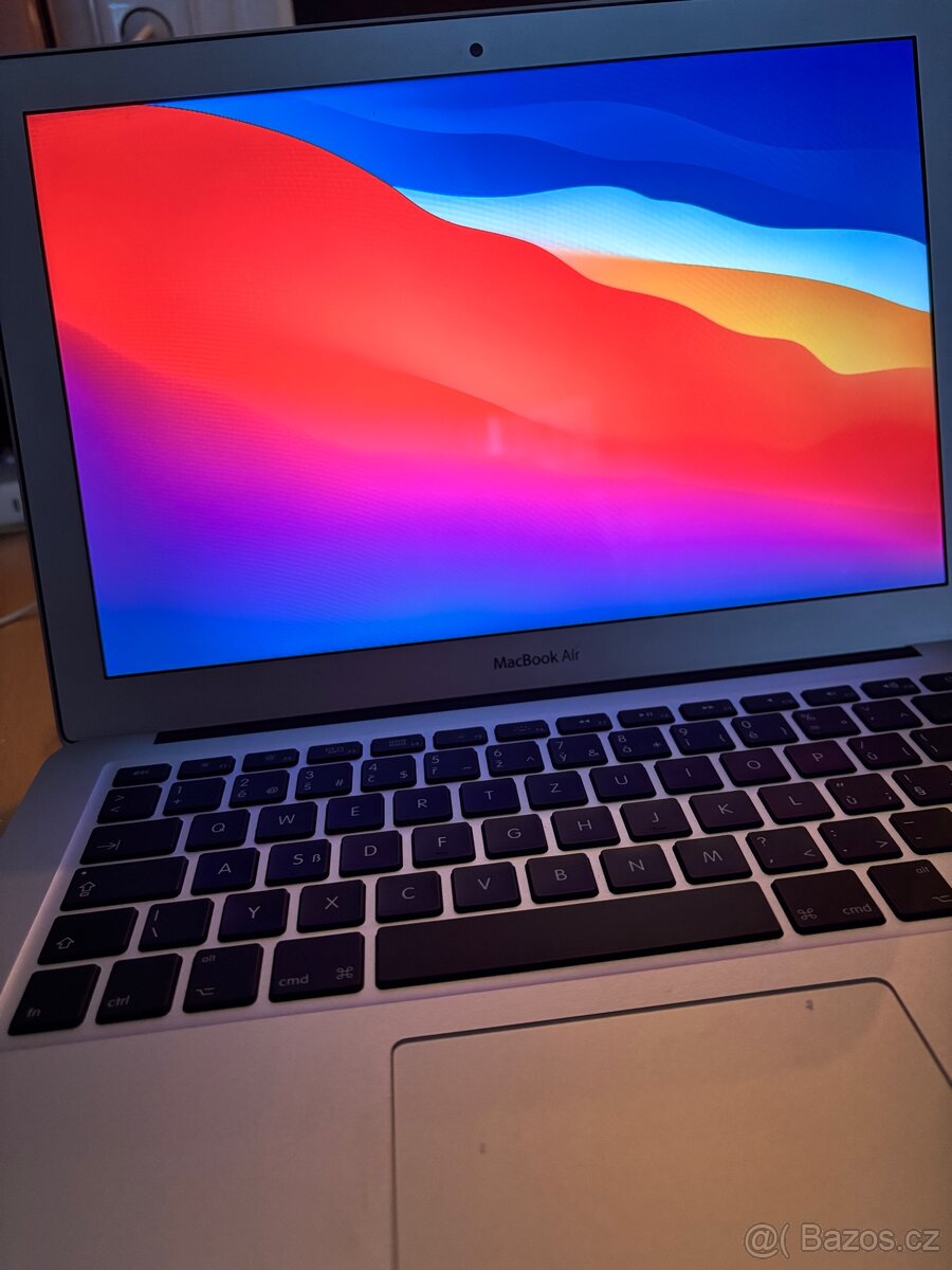 MacBook Air 13” – Intel i7, 8 GB RAM, moc dobrý stav - 10
