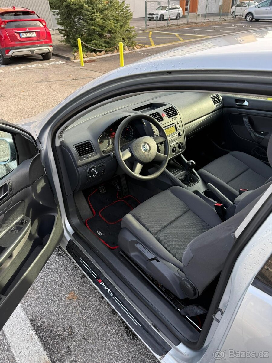 VW GOLF V 1.4 16V - 10