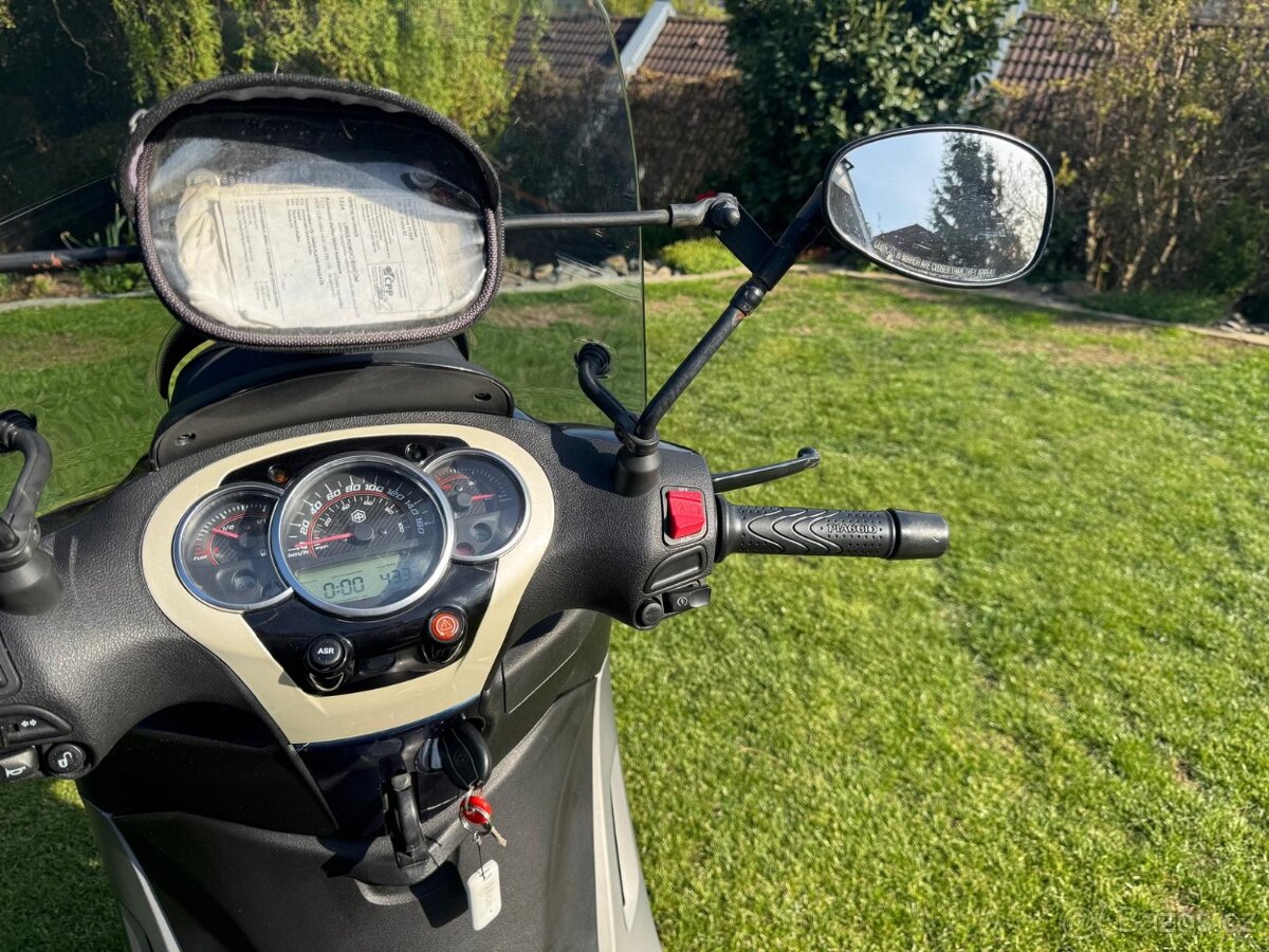 Piaggio Beverly 350 - 10