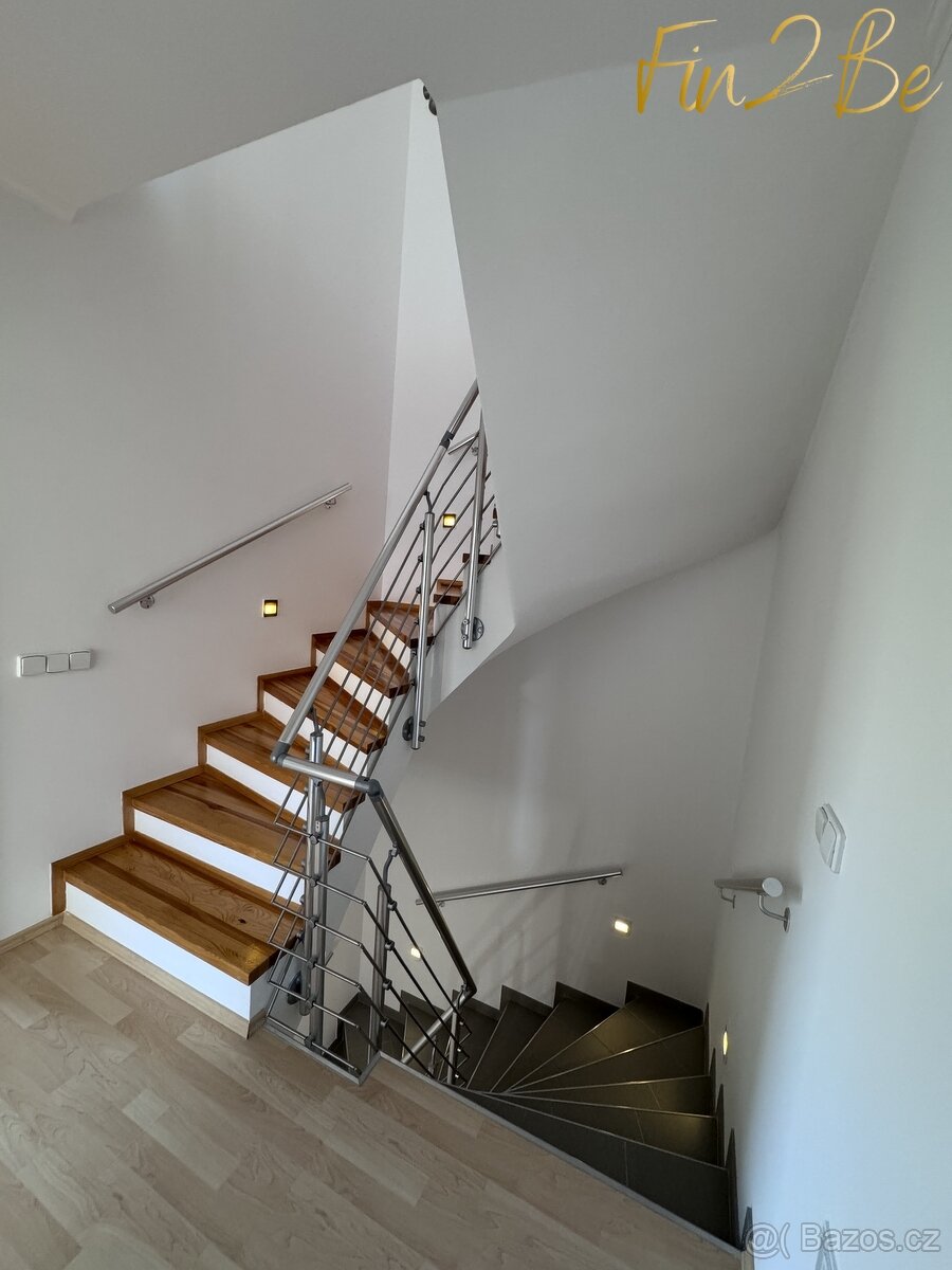 Pronajmu krásný mezonet 4kk v RD s garáží a zahradou - Běcho - 10