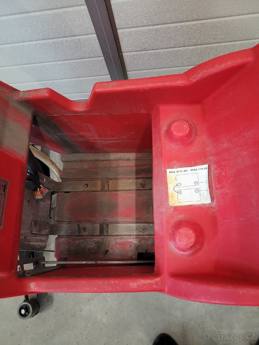 Mycí podlahový stroj go 552 t - 10