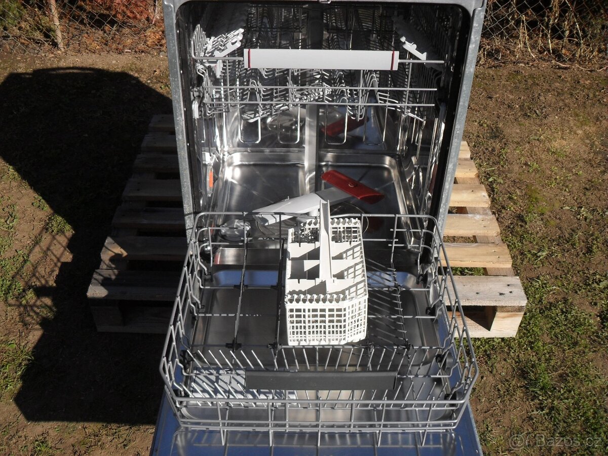 VESTAVNÁ MYČKA AEG,BÍLÝ PANEL,LCD,IKONY,tř.A.,XXL - 10