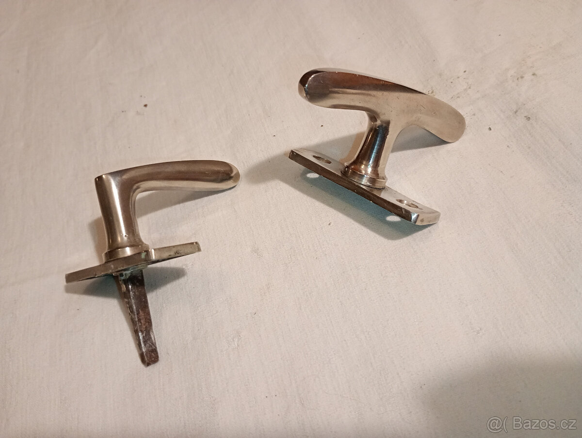 Okenní kličky,rozvory,půlolivky MOSAZ zlatá,světlá - 10