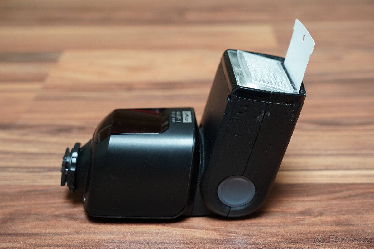 Prodám objektivy a blesk pro Pentax - 10