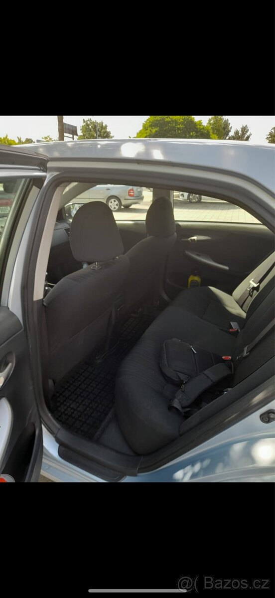 Toyota Corolla - modrá metalíza - 10