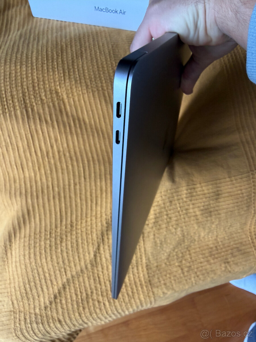 Macbook Air, M1, 512GB, česká klávesnice - 10