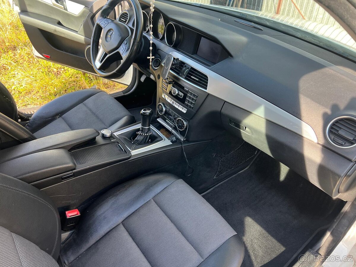 Mercedes-Benz W204 C180 BlueEfficiency Wagon - 10