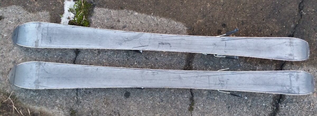 DĚTSKÉ CARVINGOVÉ LYŽE - 10