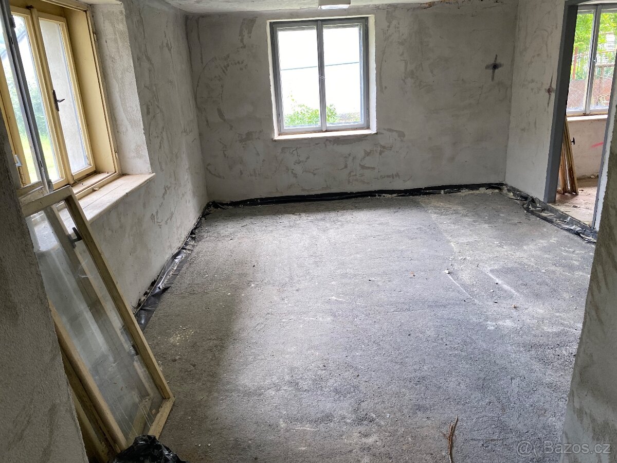 Prodám rodinný dům 3 + 1 s pěkným pozemkem 1000 m2 - 10