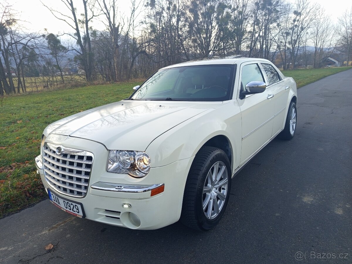 CHRYSLER 300C 5.7HEMI AWD VÝMĚNA MOŽNÁ - 10