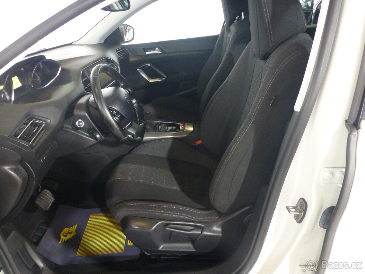 Peugeot 308 1,6HDI NAVIGACE ALU FULL LED - 10