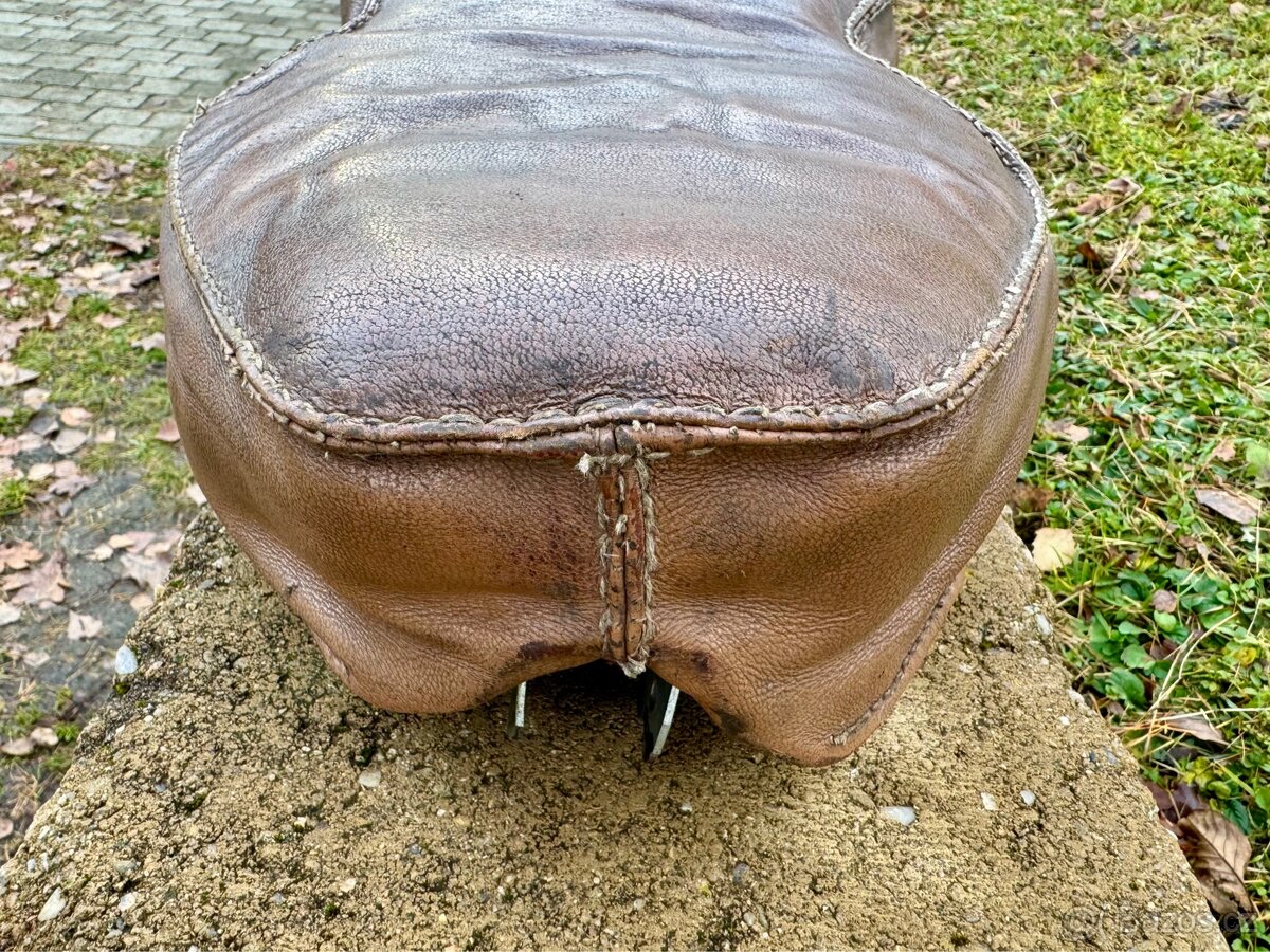 Jawa CZ kyvacka - sedlo kytara - 10