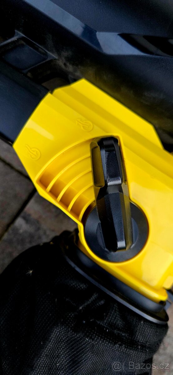 Karcher vyšavač, foukač listí + Karcher nůžky na trávu + Bat - 10