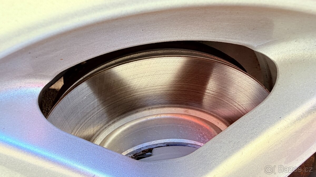 VW Caddy MAXI Life 2.0 tdi 7 míst - 10