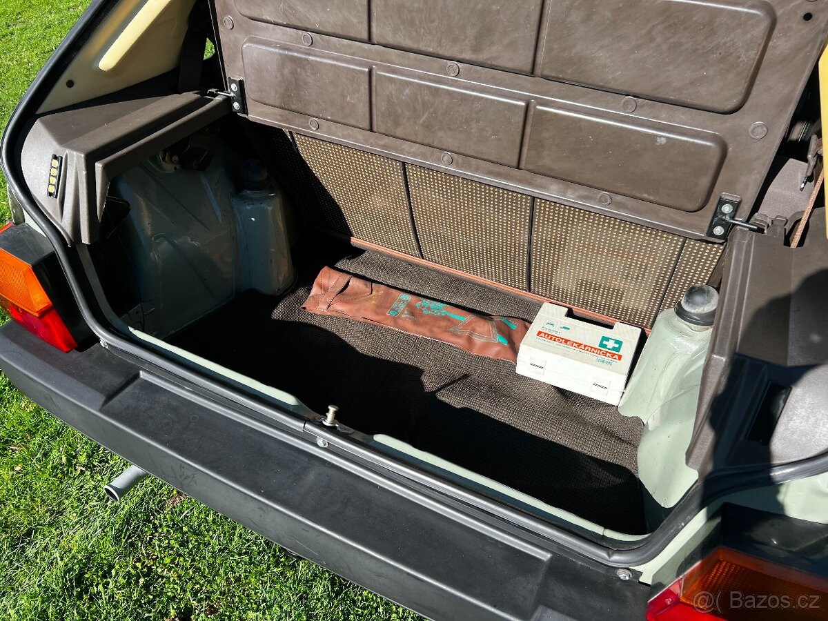 Škoda Favorit r.v. 1990, najeto 33 000 km - 10