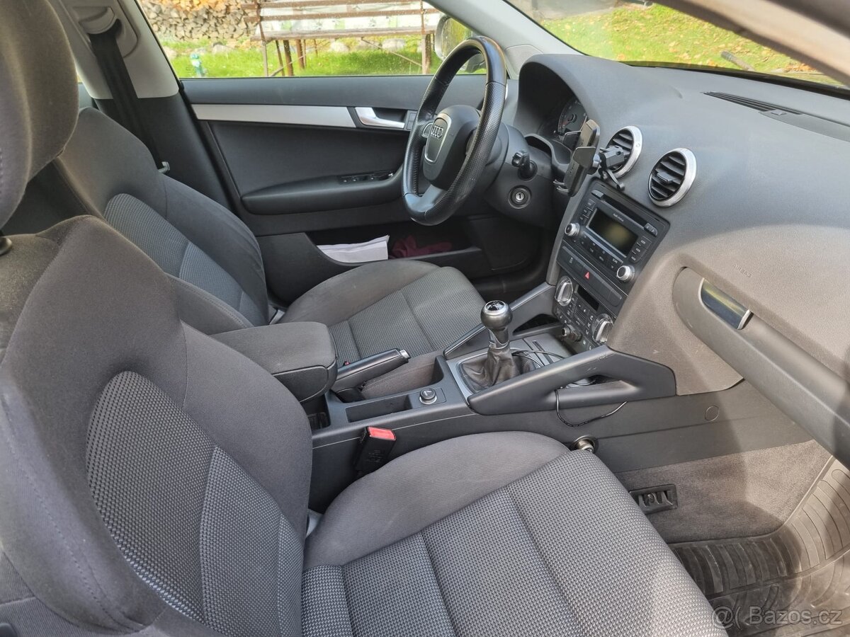 Audi A3 sportback, benzín 1.6 75kw - 10